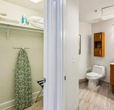 Beautiful Walk To French Quarter, Pool, Gym, View Apartment *