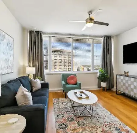 Beautiful Walk To French Quarter, Pool, Gym, View * New Orleans