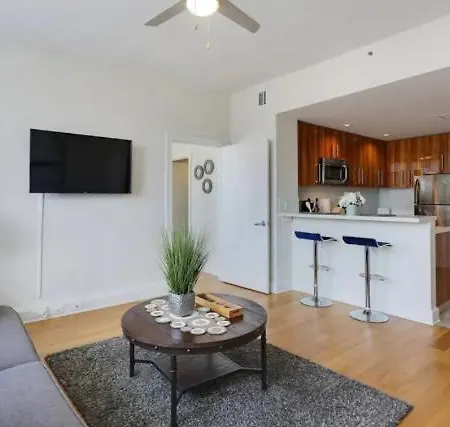 Apartment Beautiful Walk To French Quarter, Pool, Gym, View New Orleans