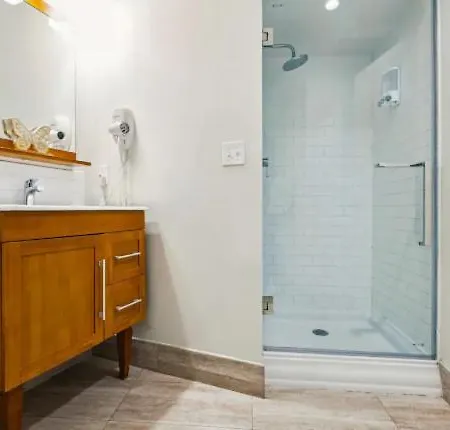 Apartment Beautiful Walk To French Quarter, Pool, Gym, View