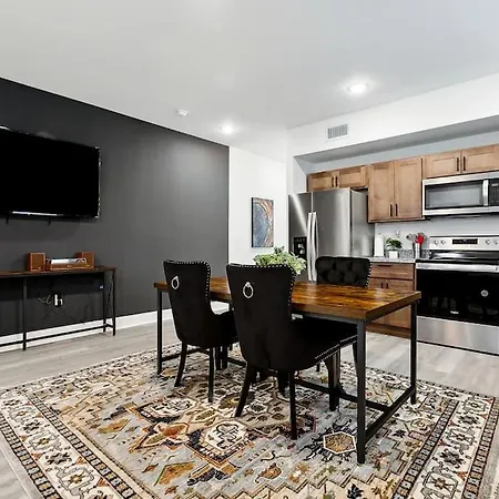 15 Bedrooms In The Heart Of Nola *