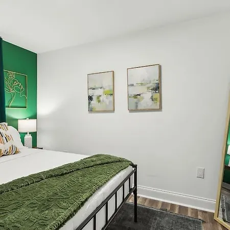 15 Bedrooms In The Heart Of Nola Apartment *