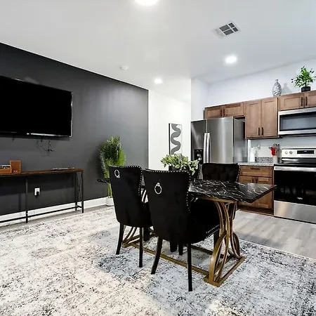 15 Bedrooms In The Heart Of Nola Apartment New Orleans