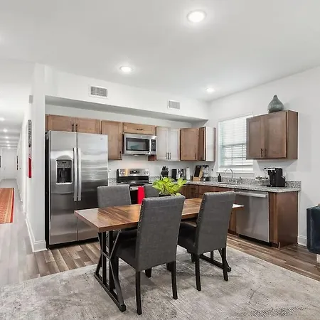 15 Bedrooms In The Heart Of Nola *