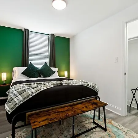 15 Bedrooms In The Heart Of Nola Apartment *