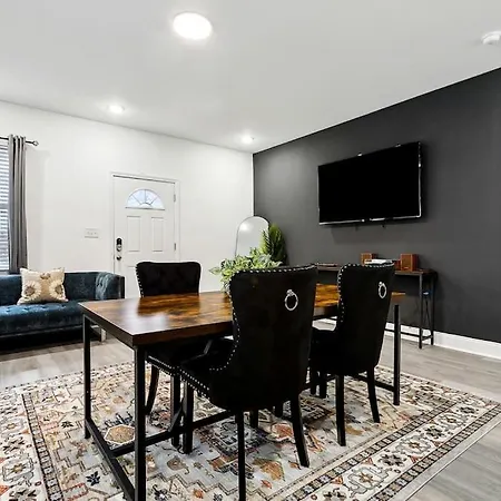15 Bedrooms In The Heart Of Nola Apartment