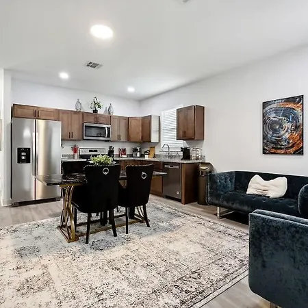 15 Bedrooms In The Heart Of Nola *