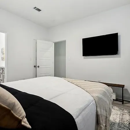15 Bedrooms In The Heart Of Nola