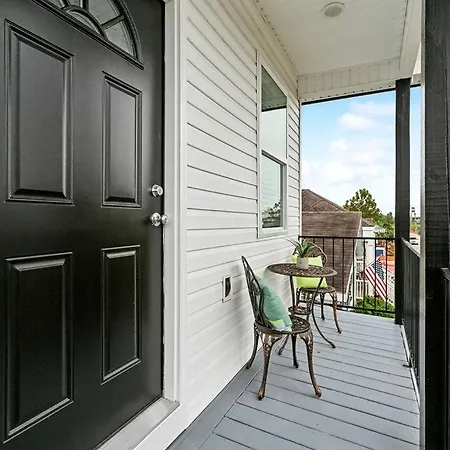 Grand 10-bedroom Oasis In Nola New Orleans