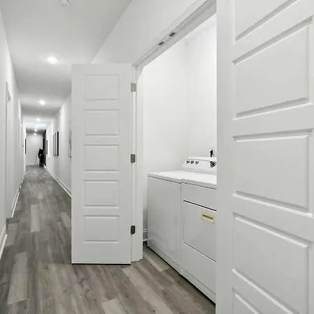 Apartment Grand 10-bedroom Oasis In Nola