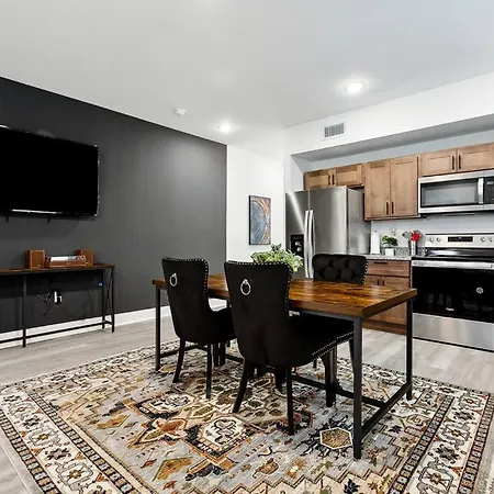 Grand 10-bedroom Oasis In Nola New Orleans