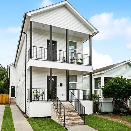 Grand 10-bedroom Oasis In Nola New Orleans