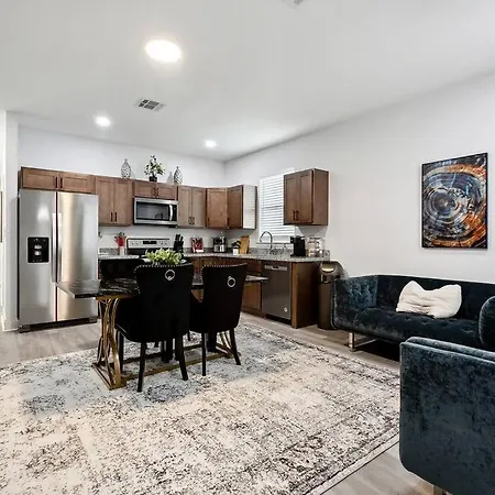 Elegant 5br Getaway In Nola