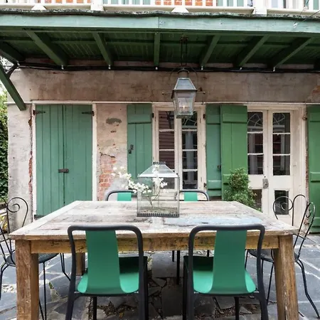Chic Near The Lower French Quarter