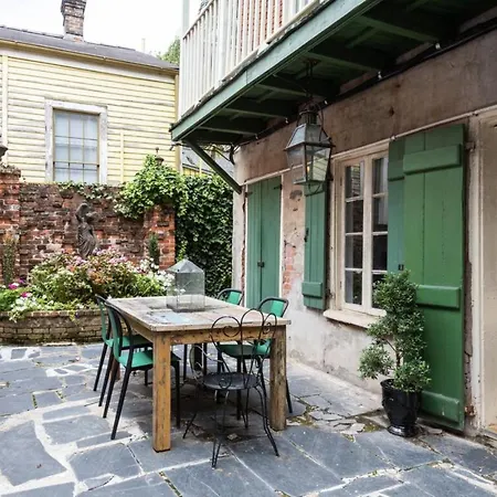 Chic Near The Lower French Quarter *
