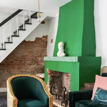 Chic Near The Lower French Quarter Apartment *