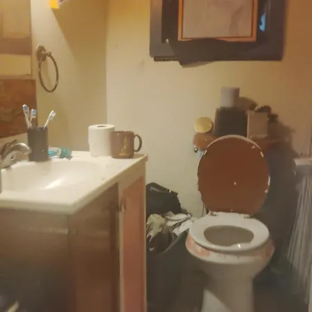 Cleveland Complex Homestay