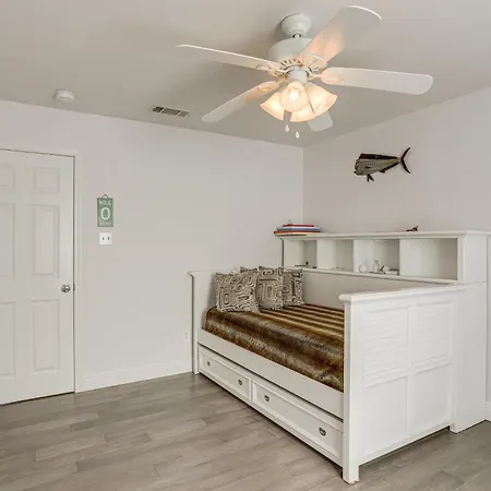 Waterfront Nola Gem W/ Boat Dock & Lift New Orleans