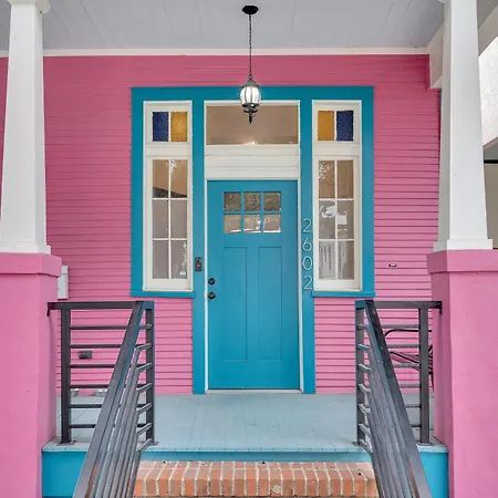 Holiday home Bright W Deck Near Park
