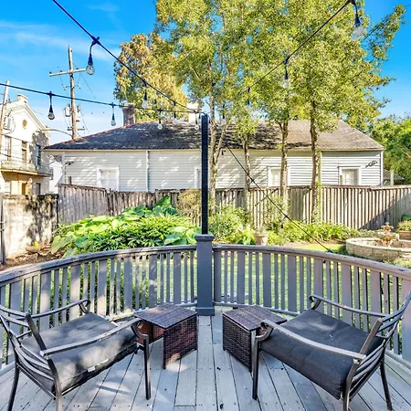 Chic W Balcony In Lower Garden District * New Orleans
