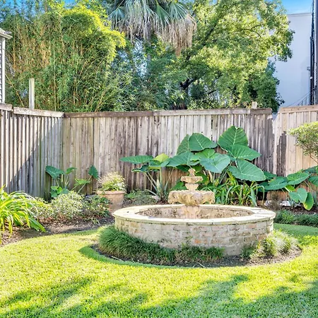Chic W Balcony In Lower Garden District *