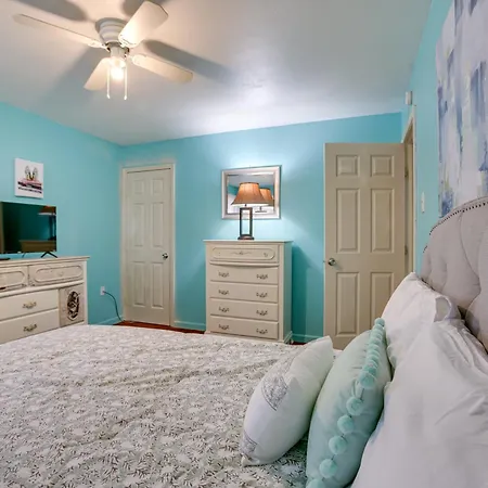 Holiday home Easy Access To Us-90 & Near Dtwn: