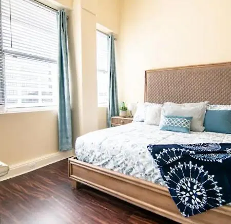 Apartment Beautiful Walk To French Quarter, Pool, Gym, View