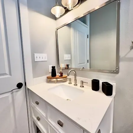 Apartment Urban Charm In The Heart Of *