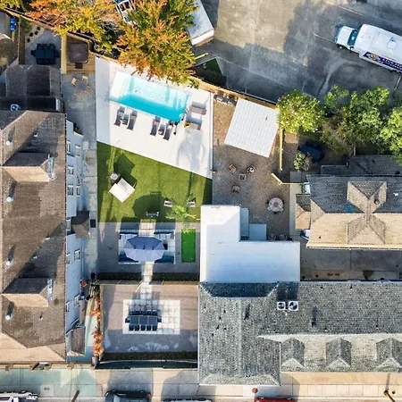 Chic 3br Steps To The Canal Streetcar W Pool