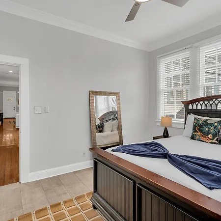 Historic Uptown W Gated Parking Apartment New Orleans