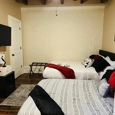 Downtown Beignet Apartment *