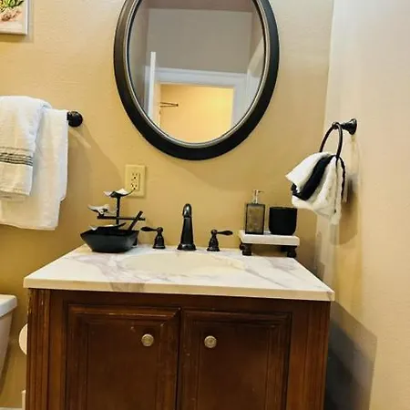 Downtown Beignet Apartment *