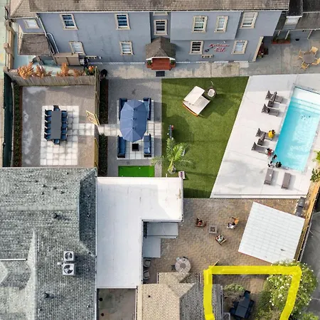 Mid-city Muse W Pool -spacious 5br Minutes To Fq Hotel *