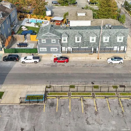 Hotel Mid-city Muse W Pool -spacious 5br Minutes To Fq