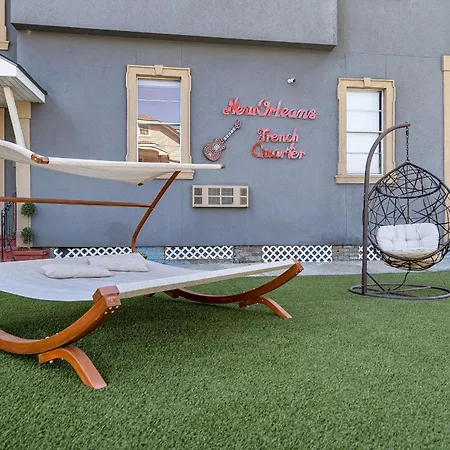 Hotel Mid-city Muse W Pool -spacious 5br Minutes To Fq *