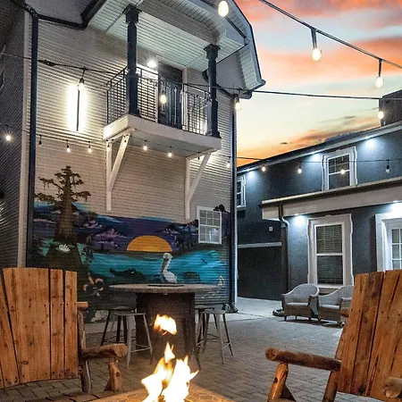 Mid-city Muse W Pool -spacious 5br Minutes To Fq * New Orleans