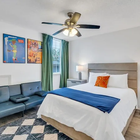 Mid-city Muse W Pool -spacious 5br Minutes To Fq Hotel *