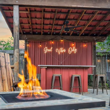 Mid-city Muse W Pool -spacious 5br Minutes To Fq Hotel New Orleans