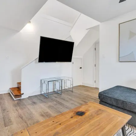Hotel Mid-city Muse W Pool -spacious 5br Minutes To Fq