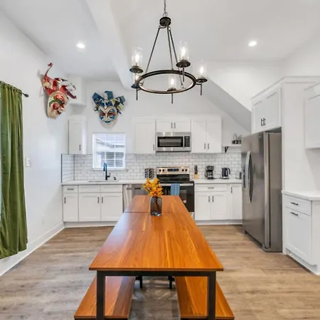 Mid-city Muse W Pool -spacious 5br Minutes To Fq Hotel New Orleans