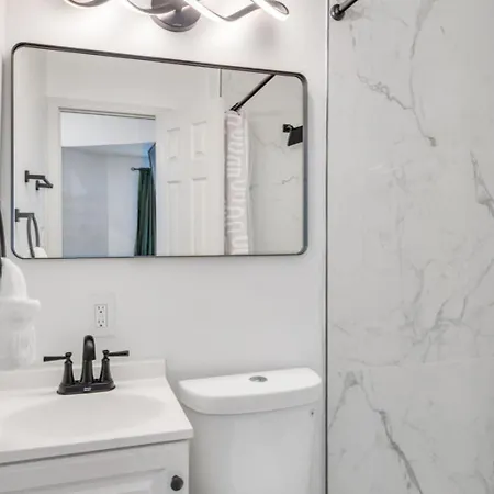 Mid-city Muse W Pool -spacious 5br Minutes To Fq *