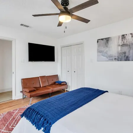 Hotel Mid-city Muse W Pool -spacious 5br Minutes To Fq *