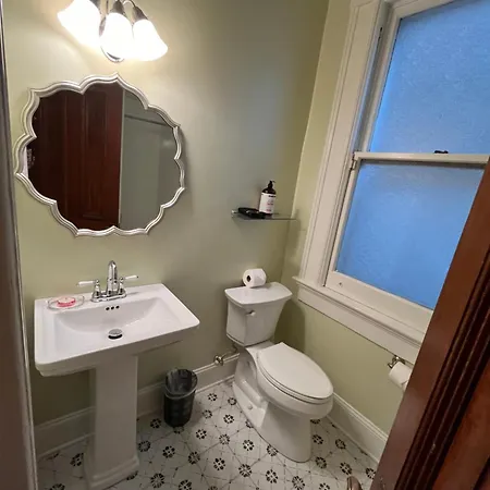 Grand Victorian Bed & Breakfast 3*