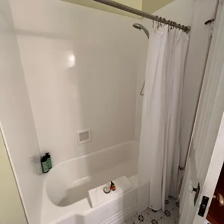 Grand Victorian Bed & Breakfast New Orleans