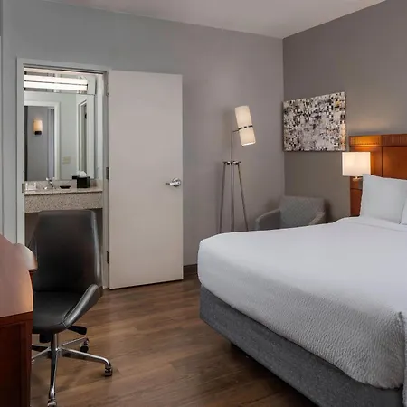 Courtyard By Marriott Downtown Near The French Quarter