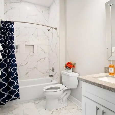 Stylish Uniquely Designed Near French Quarter *
