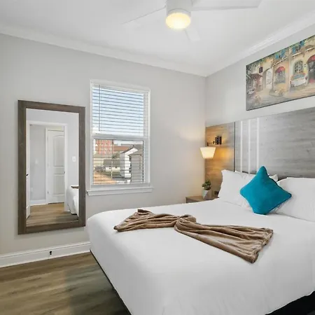 Holiday home Gorgeous Brand New 5br With Parking! *
