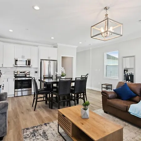 Holiday home Gorgeous Brand New 5br With Parking! New Orleans