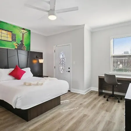 Holiday home Gorgeous Brand New 5br With Parking! New Orleans