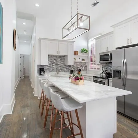 Holiday home Modern Lux Near Street Cars And Whole Foods New Orleans